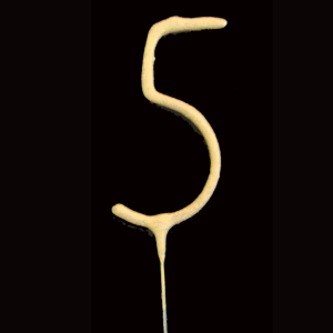 Cierge magique en forme de chiffre 5